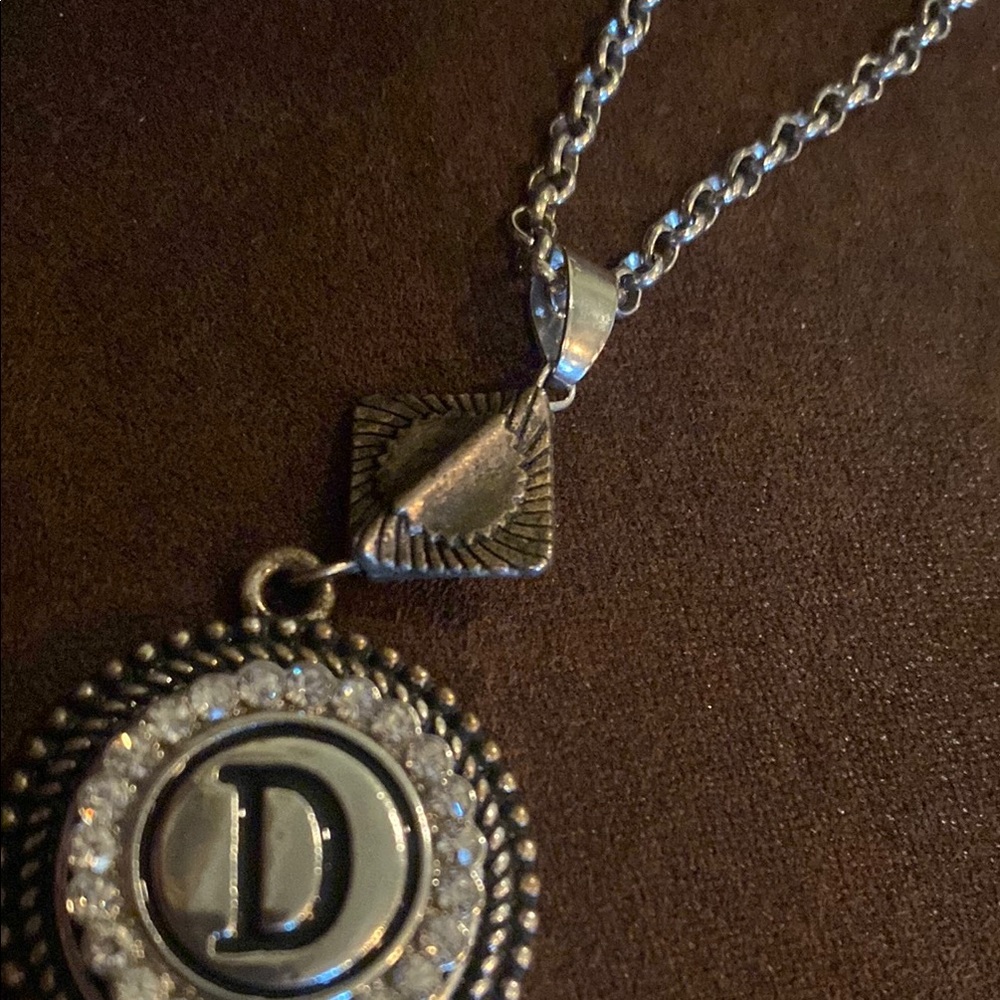 Elegant Silver Tassel Necklace - Picture 4 of 7